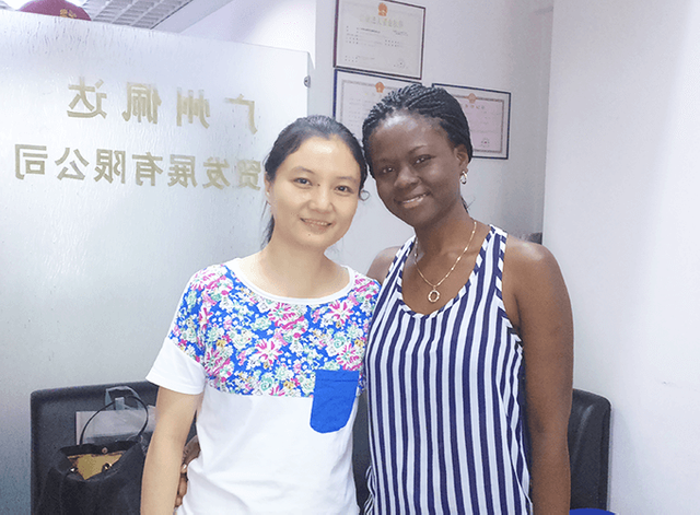 بازدید از مشتری: جلسه مشارکتی با مشتریان در دفتر